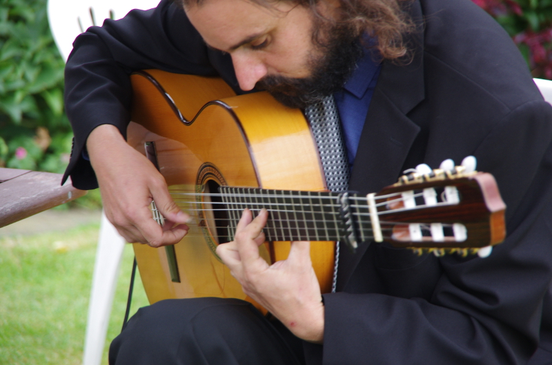 Acoustic Solo Guitarist for Weddings